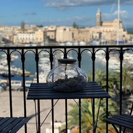 Le Dimore Di Don Corrado Hotel Trani Bagian luar foto