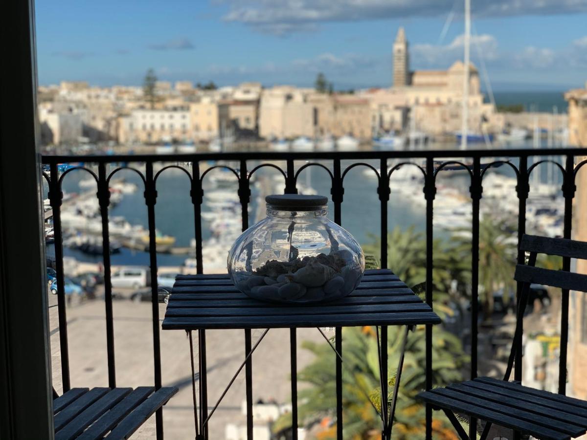 Le Dimore Di Don Corrado Hotel Trani Bagian luar foto